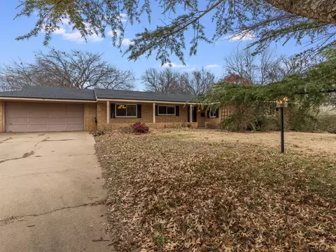 927 Mockingbird Ln, Norman, OK 73071
