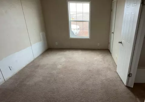 Bedroom - 9425 State Highway 54, Thomas, OK 73669 photo 2 of 4