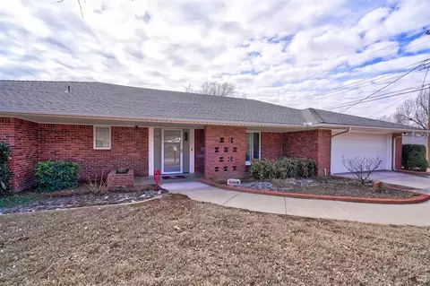 702 Normandie Dr, Norman, OK 73072