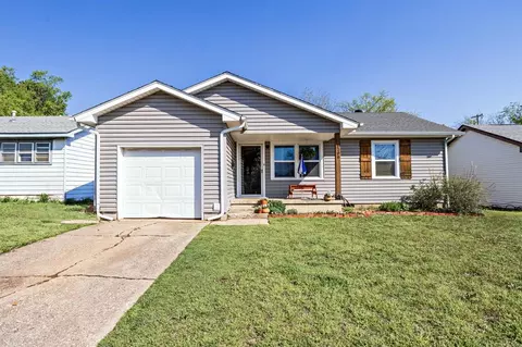 1208 E Rose Dr, Shawnee, OK 74804