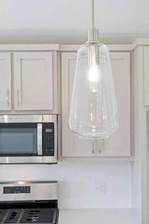 Kitchen - 15900 Switchgrass Pl, Moore, OK 73170 photo 5 of 6
