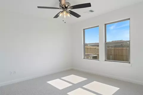 Bedroom - 15900 Switchgrass Pl, Moore, OK 73170 photo 6 of 7