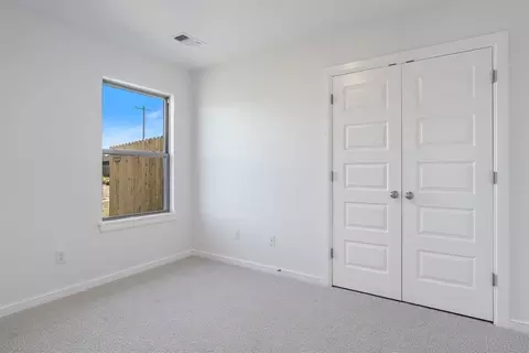 Bedroom - 15900 Switchgrass Pl, Moore, OK 73170 photo 3 of 7