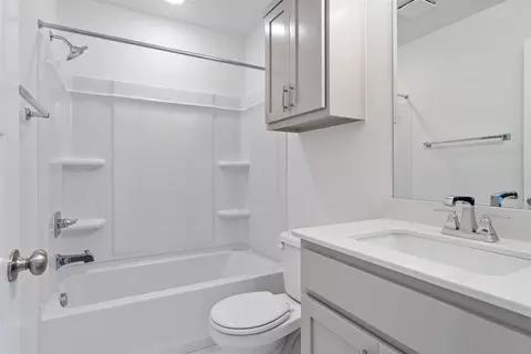 Bath - 15900 Switchgrass Pl, Moore, OK 73170 photo 1 of 7