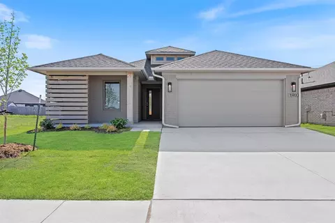 15900 Switchgrass Pl, Moore, OK 73170