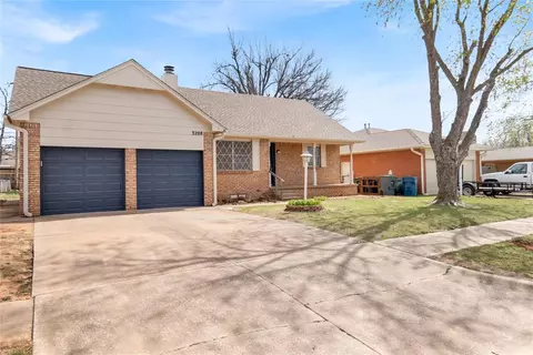 3208 Hardy Dr, Edmond, OK 73013