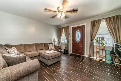 707 E Harrison Ave, Guthrie, OK 73044 photo 3