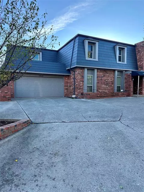 7928 Lakehurst Dr, Oklahoma City, OK 73120