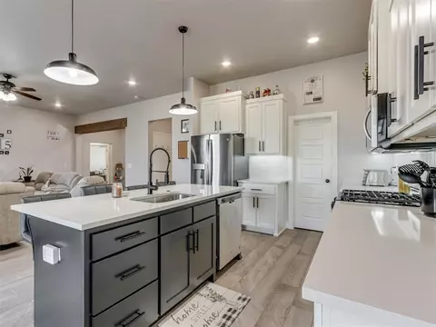 20641 Twisted Oak Rd, Harrah, OK 73045 photo 16