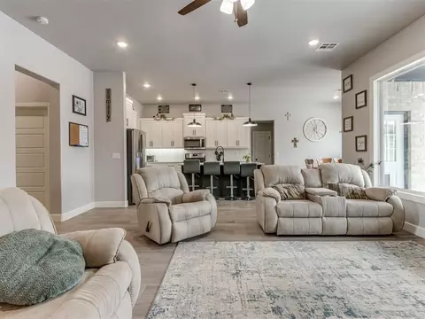 20641 Twisted Oak Rd, Harrah, OK 73045 photo 9