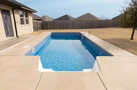 15905 NW Layne Ct, Edmond, OK 73013