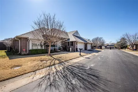 12500 Saint Andrews Dr #4, Oklahoma City, OK 73120