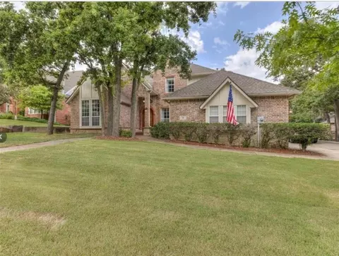 701 Fox Tail Dr, Edmond, OK 73034