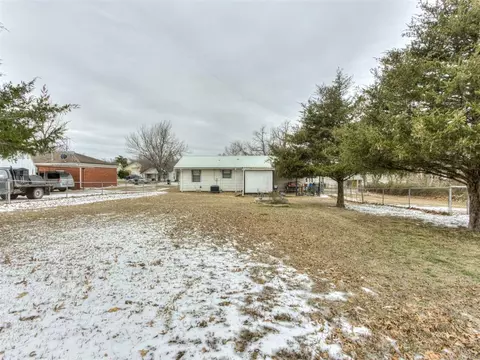 118 S 10th St, Mcloud, OK 74851 photo 33