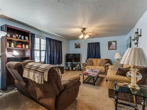 118 S 10th St, Mcloud, OK 74851 photo 5