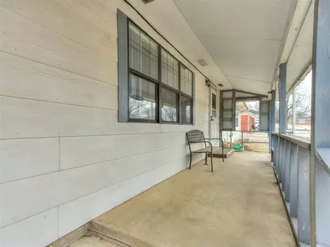 118 S 10th St, Mcloud, OK 74851 photo 2