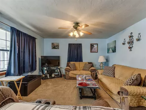 118 S 10th St, Mcloud, OK 74851 photo 6