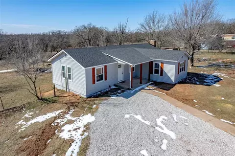 32875 Hunter Ln, Tecumseh, OK 74873