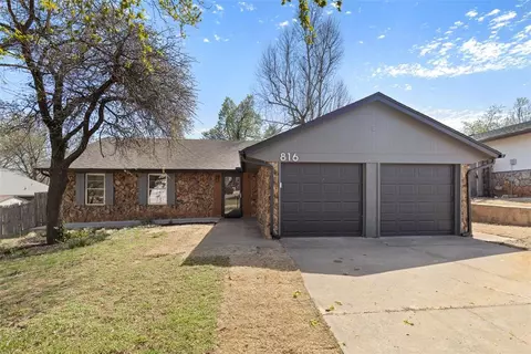 816 Elmwood Dr, Edmond, OK 73013