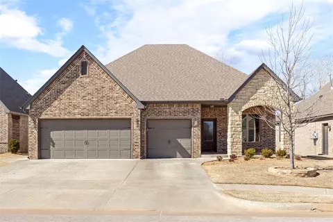 13817 Pennyworth Dr, Yukon, OK 73099