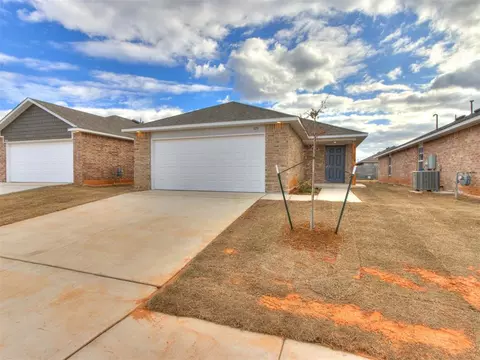 929 Hudson Rd, Chickasha, OK 73018