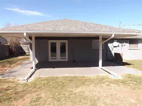 112 S Mockingbird Dr, Altus, OK 73521 photo 24