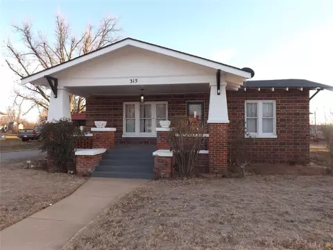 315 E Main St, Tipton, OK 73570
