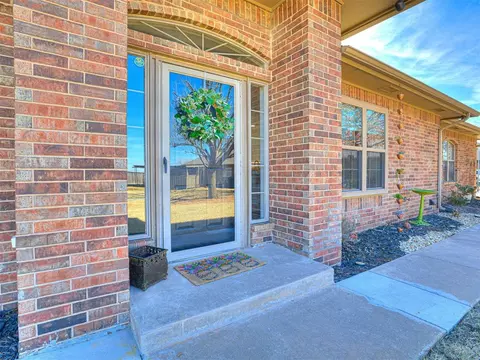 16136 Vintage Ct, Edmond, OK 73013