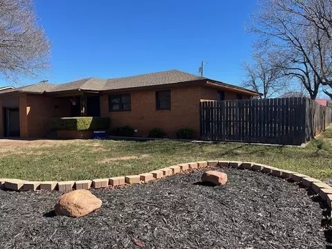 1800 Sunset Dr, Altus, OK 73521 photo 2