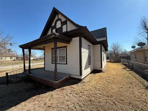 516 E Oklahoma Ave, Anadarko, OK 73005
