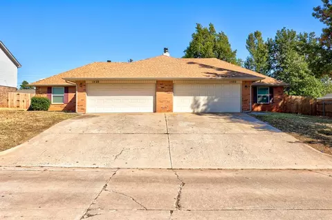 1320 Summerton Pl, Yukon, OK 73099