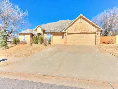 4117 Bristol Ln, Edmond, OK 73034