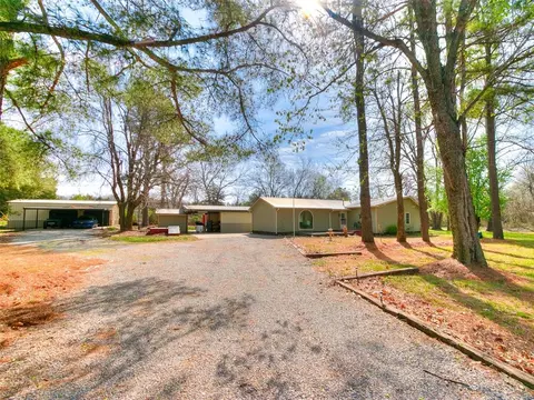 18303 Stevens Rd, Shawnee, OK 74801