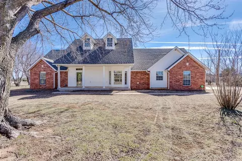 21434 SE 15th St, Harrah, OK 73045