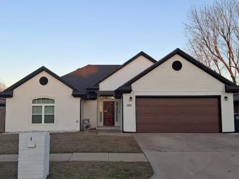 18508 English Oak Ln, Edmond, OK 73012