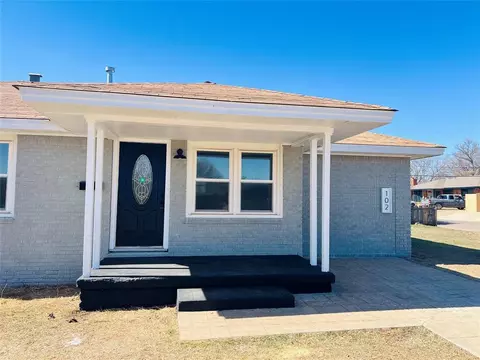 102 Kelly Ave, Elk City, OK 73644