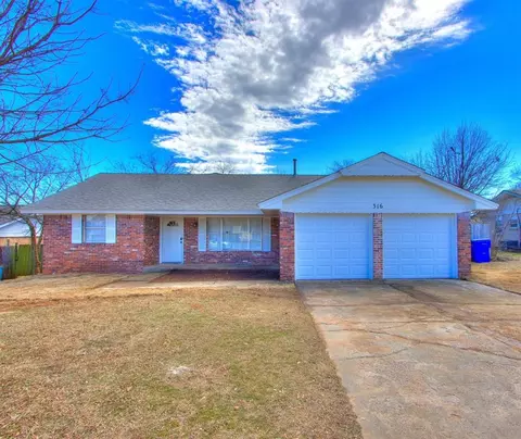 316 Wichita Dr, Norman, OK 73071