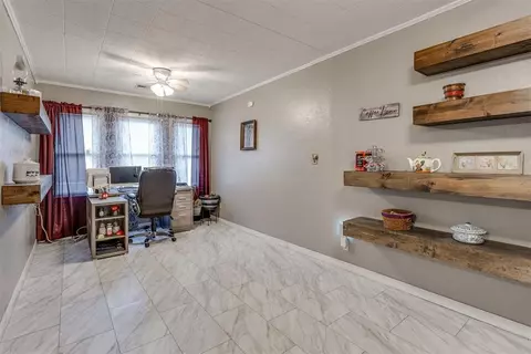 404 SW Burt St, Minco, OK 73059 photo 15