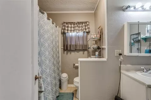 404 SW Burt St, Minco, OK 73059 photo 32