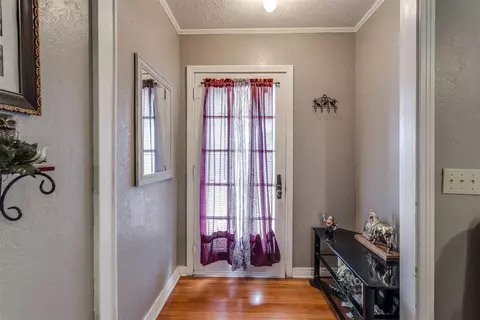 404 SW Burt St, Minco, OK 73059 photo 7