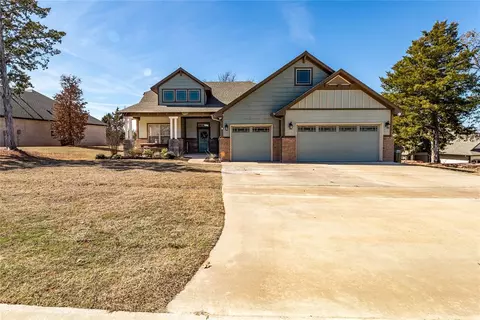 9051 E Overlook Dr, Guthrie, OK 73044