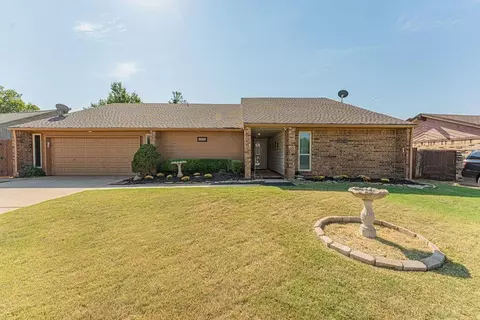 8208 NW 102nd St, Oklahoma City, OK 73162