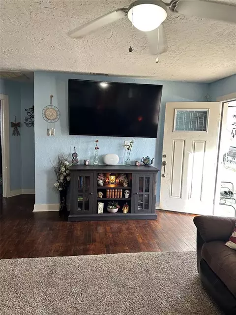 511 E Young St, Marlow, OK 73055 photo 4