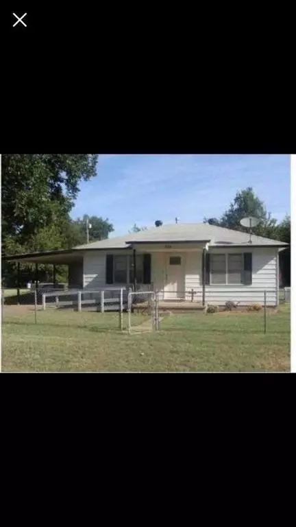 511 E Young St, Marlow, OK 73055
