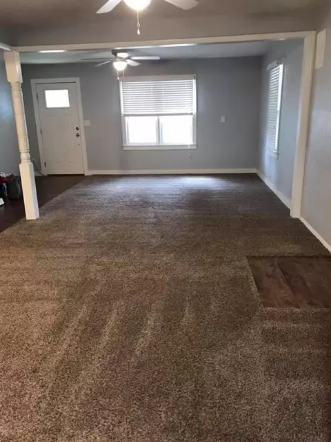 511 E Young St, Marlow, OK 73055 photo 7