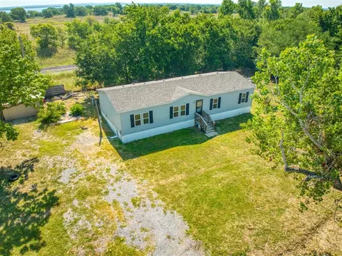 133 S Lakeside Dr, Apache, OK 73006