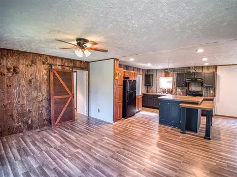 133 S Lakeside Dr, Apache, OK 73006 photo 2
