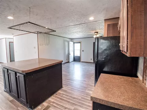 133 S Lakeside Dr, Apache, OK 73006 photo 3