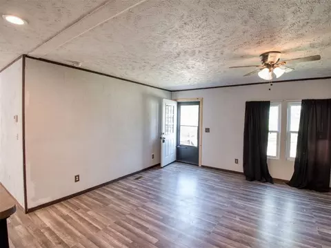 133 S Lakeside Dr, Apache, OK 73006 photo 8