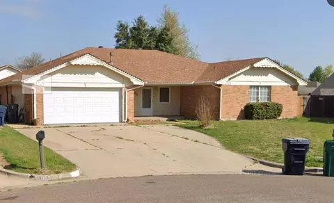 604 Westridge Ct, Yukon, OK 73099